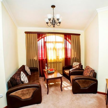 Amrots Hotel Vaykʼ Екстериор снимка
