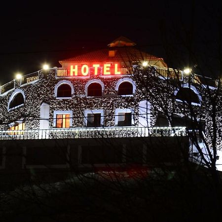 Amrots Hotel Vaykʼ Екстериор снимка