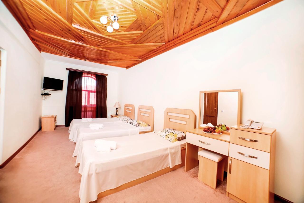 Amrots Hotel Vaykʼ Екстериор снимка