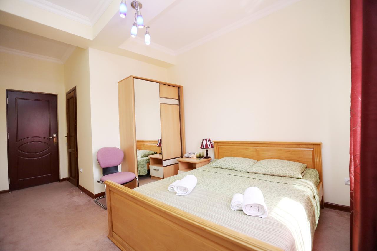Amrots Hotel Vaykʼ Екстериор снимка