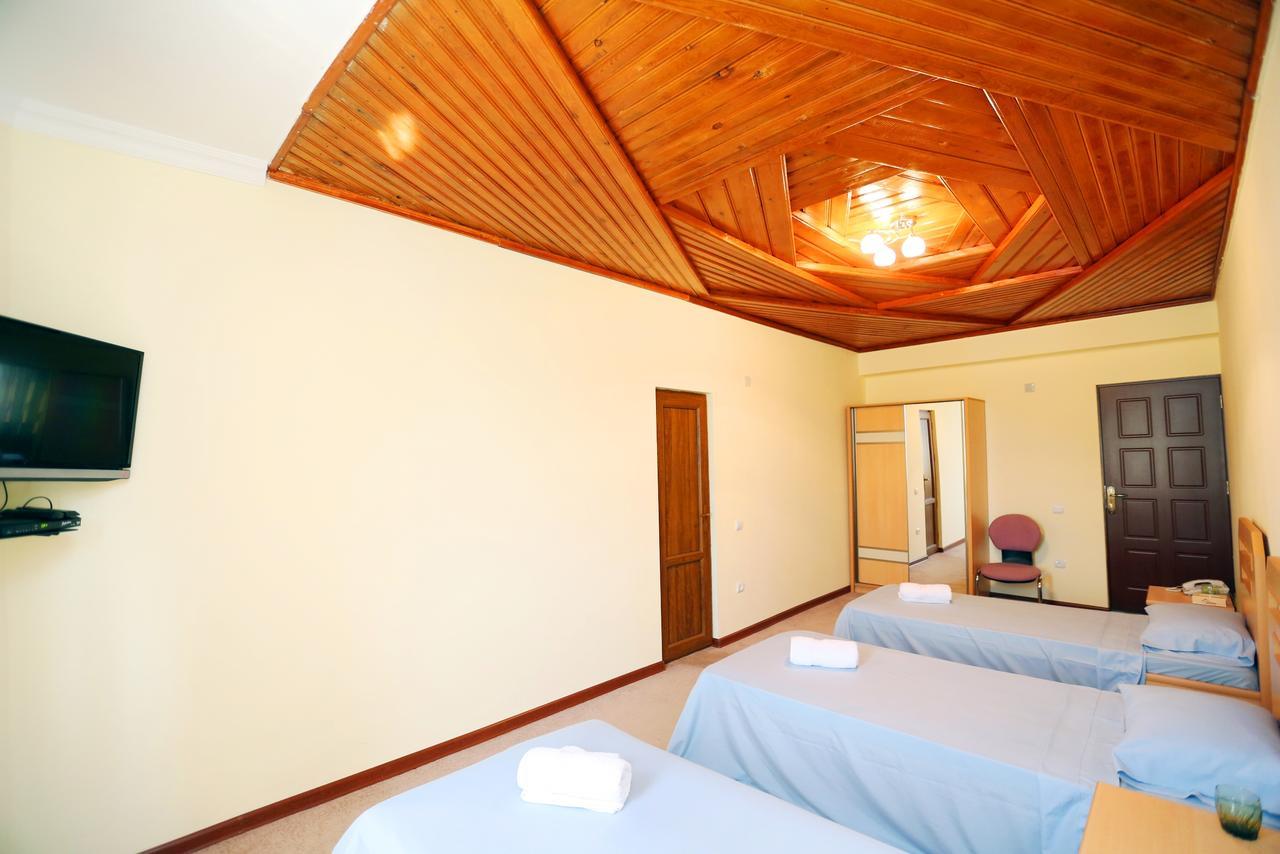 Amrots Hotel Vaykʼ Екстериор снимка