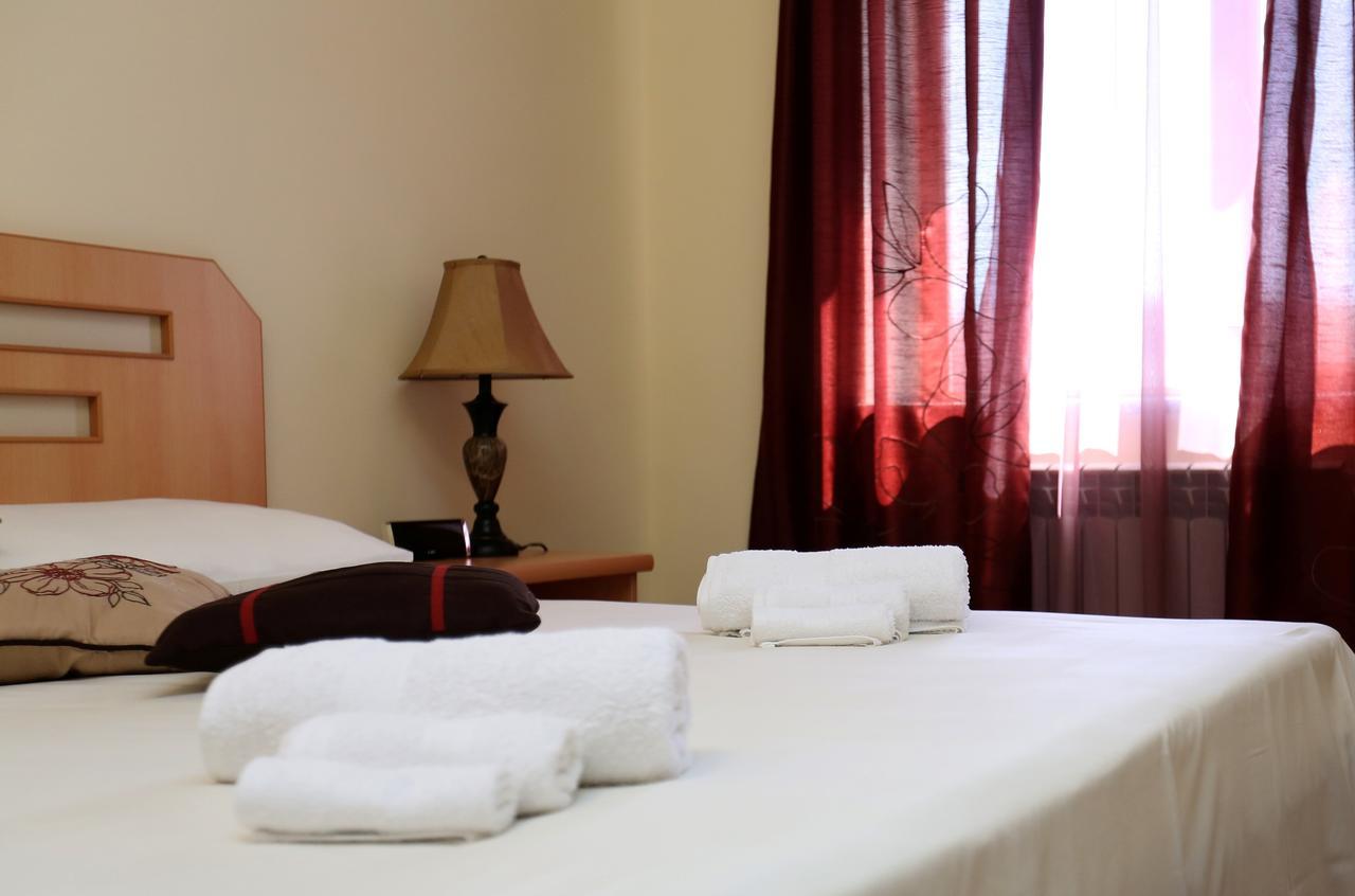 Amrots Hotel Vaykʼ Екстериор снимка
